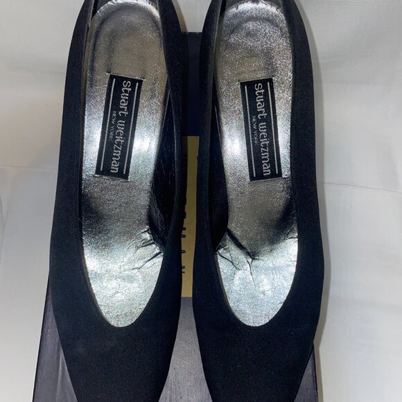 Stuart Weitzman Cornich Peau de Soie; Black Satin; Pointed Toe Pump; 9 AA - Picture 2 of 5